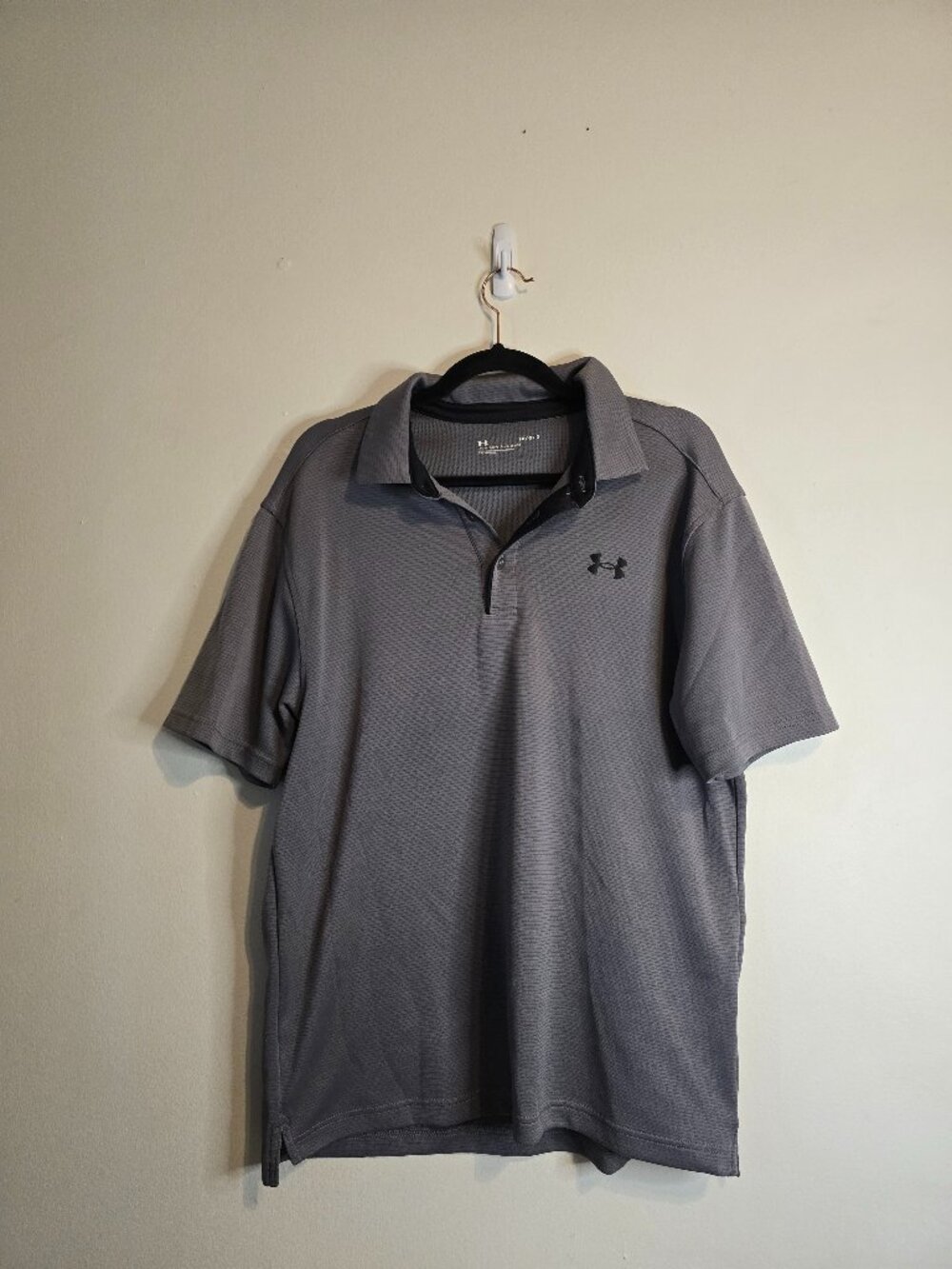 Men's Under Armor Loose Fit Grey Polo Golf Shirt - Large